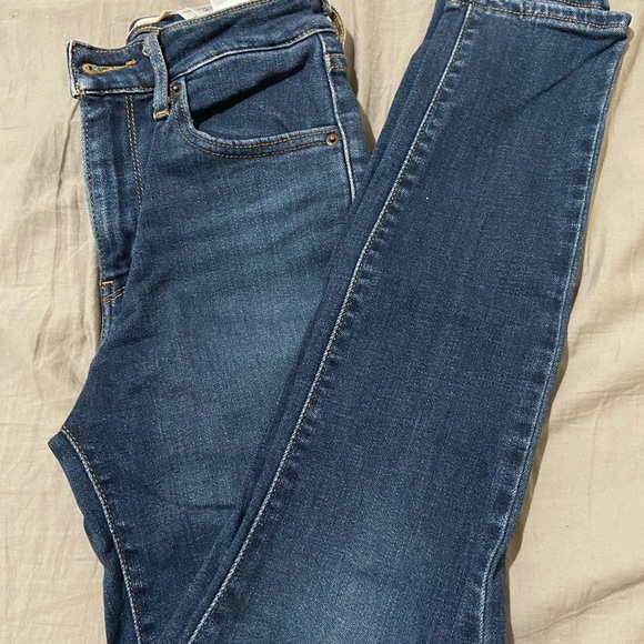 LEVI HIGH RISE ANKLE JEAN - Picture 2 of 4